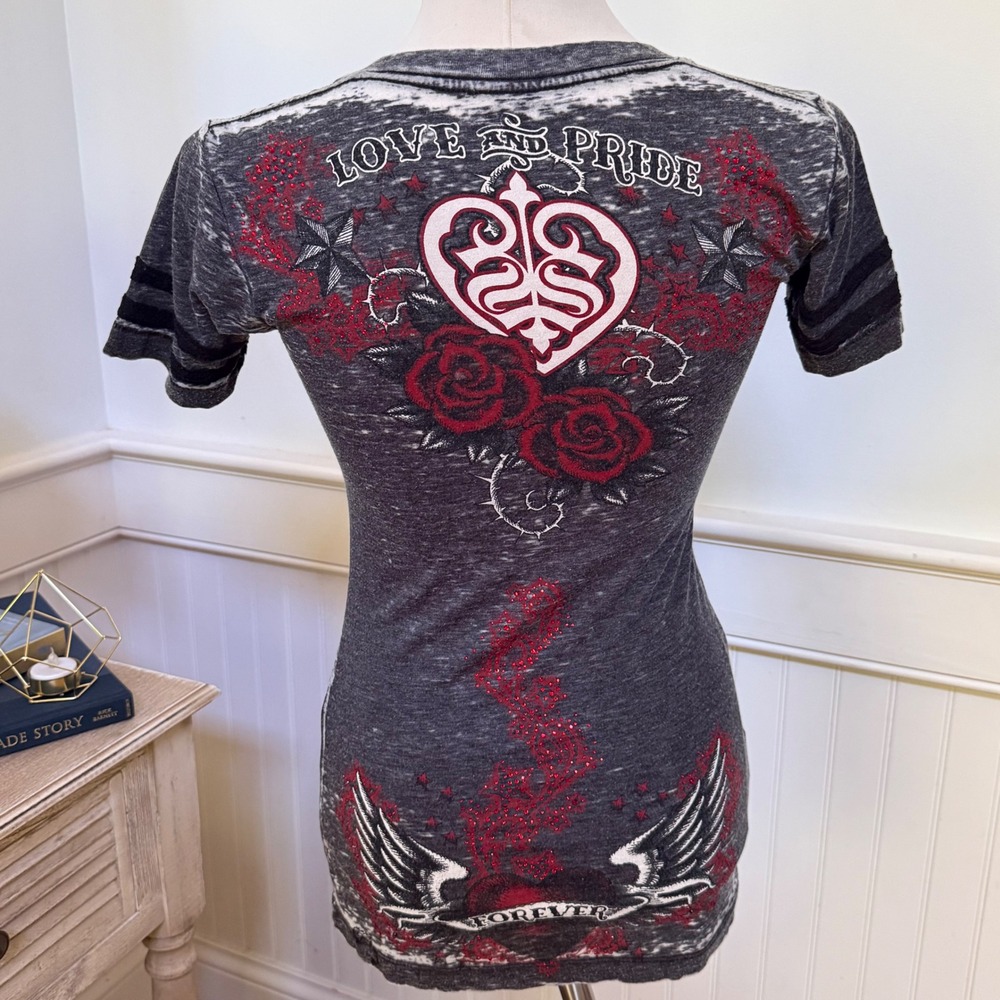 Sinful by Affliction Womens V-Neck Tattoo Graphic T-Shirt Grey Red Small Y2K - Picture 6 of 6
